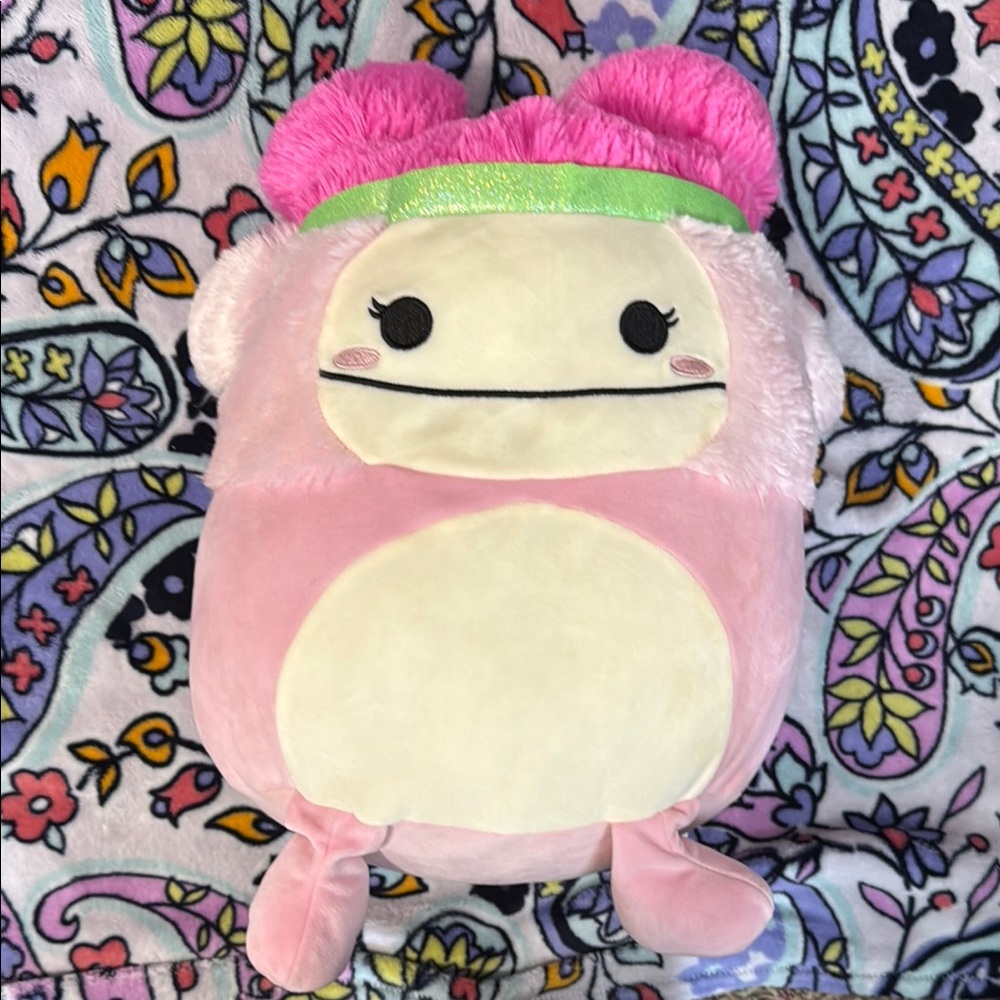 Squishmallows Pink and Cream yeti Plush Toy